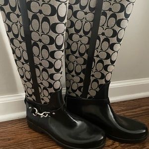 Womens coach rainboot size 8 black and cream color